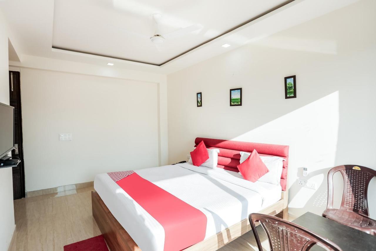 Oyo 65118 Hotel Vatika グルガウン エクステリア 写真
