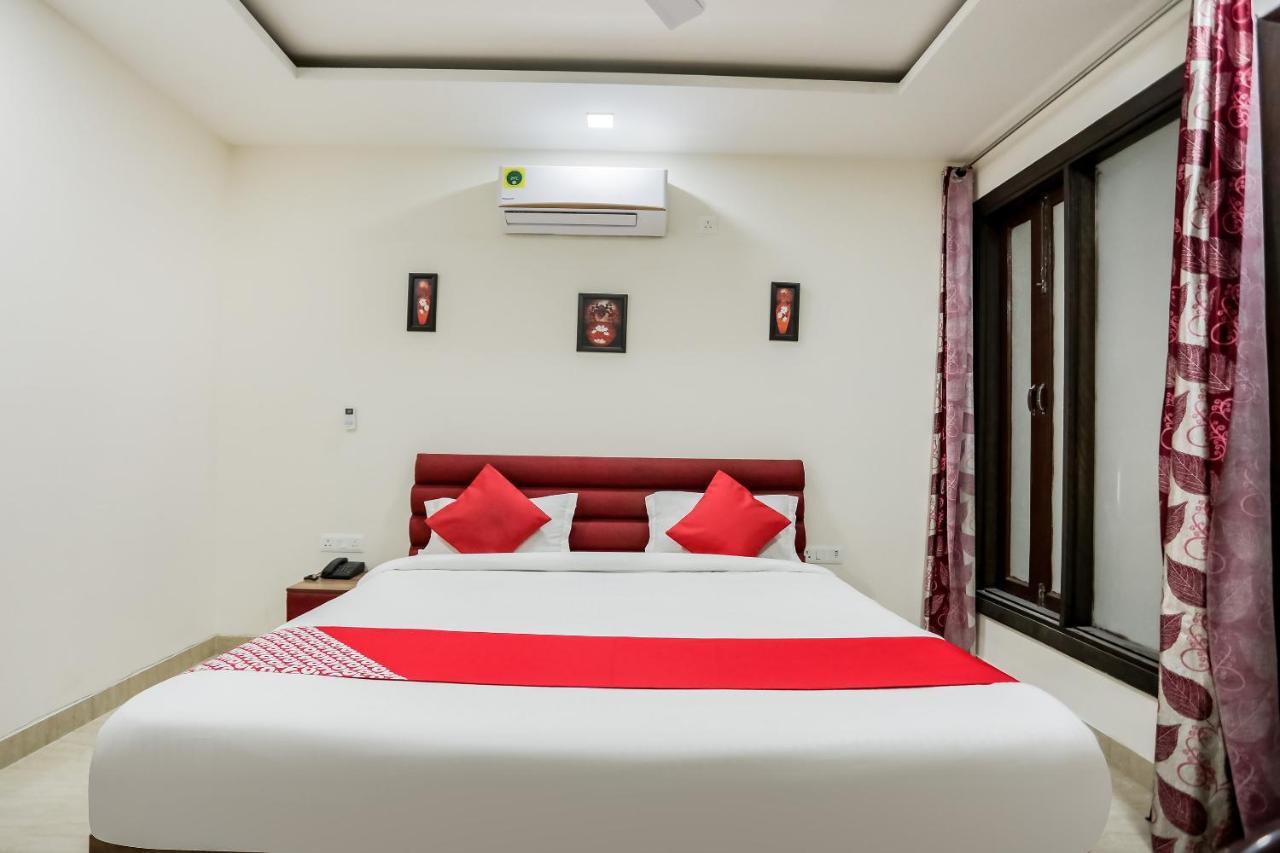 Oyo 65118 Hotel Vatika グルガウン エクステリア 写真