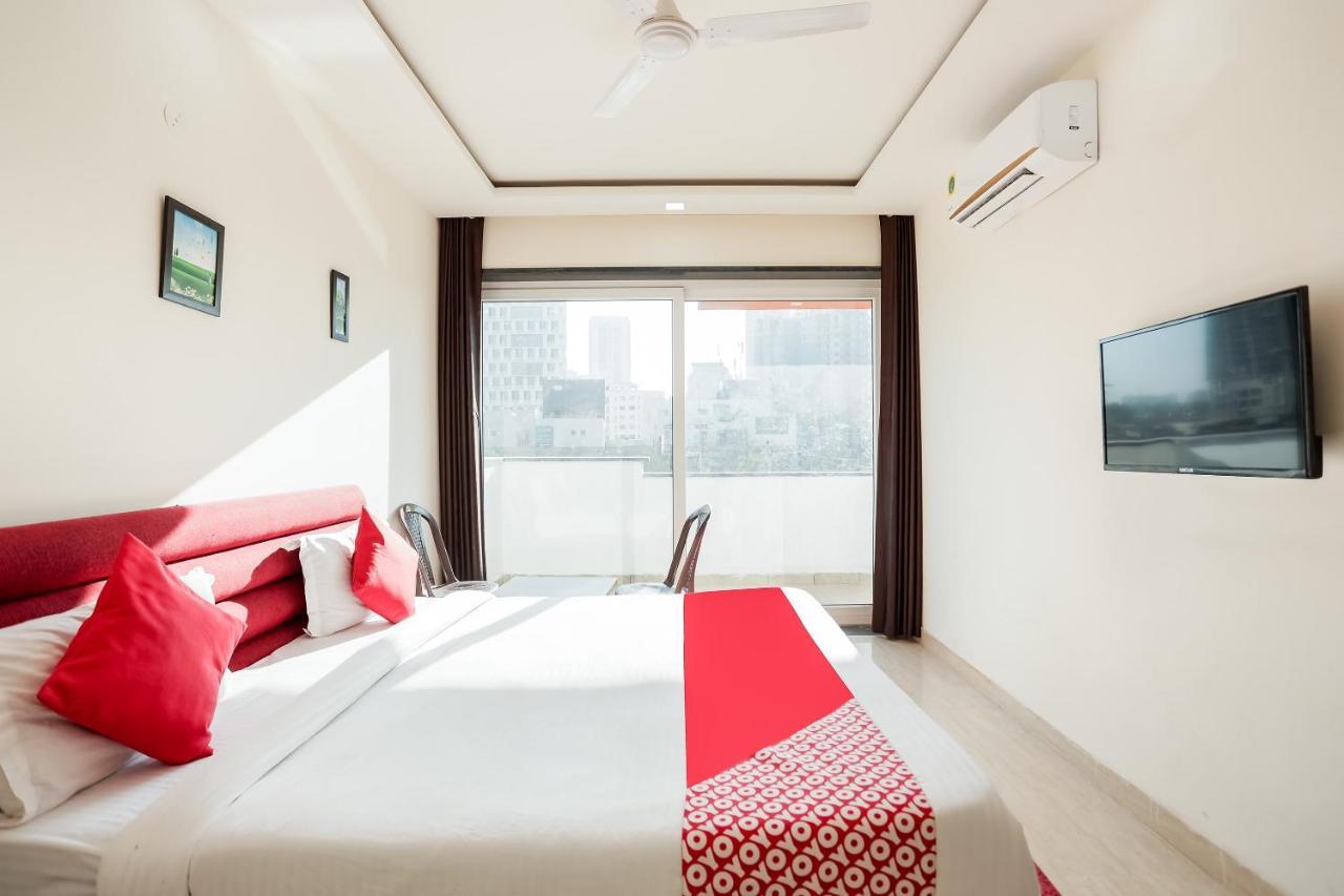 Oyo 65118 Hotel Vatika グルガウン エクステリア 写真