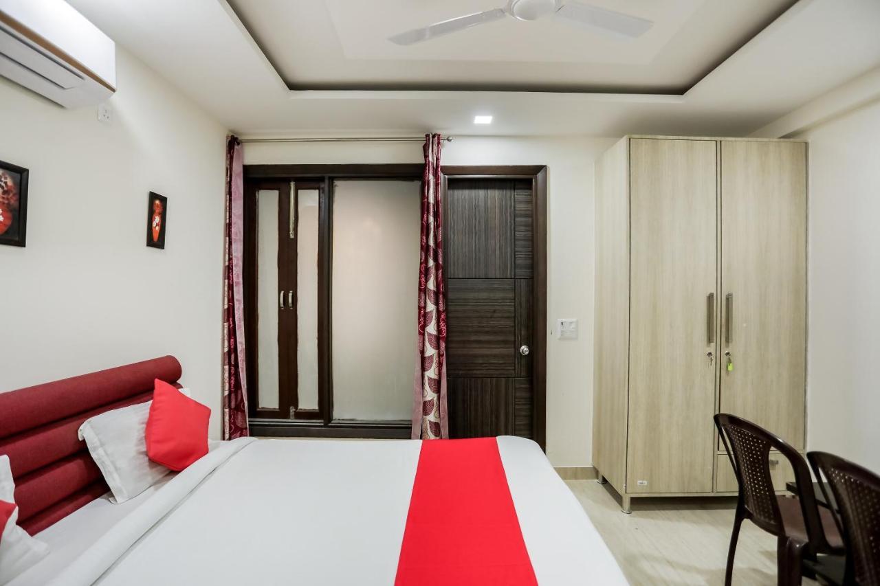 Oyo 65118 Hotel Vatika グルガウン エクステリア 写真